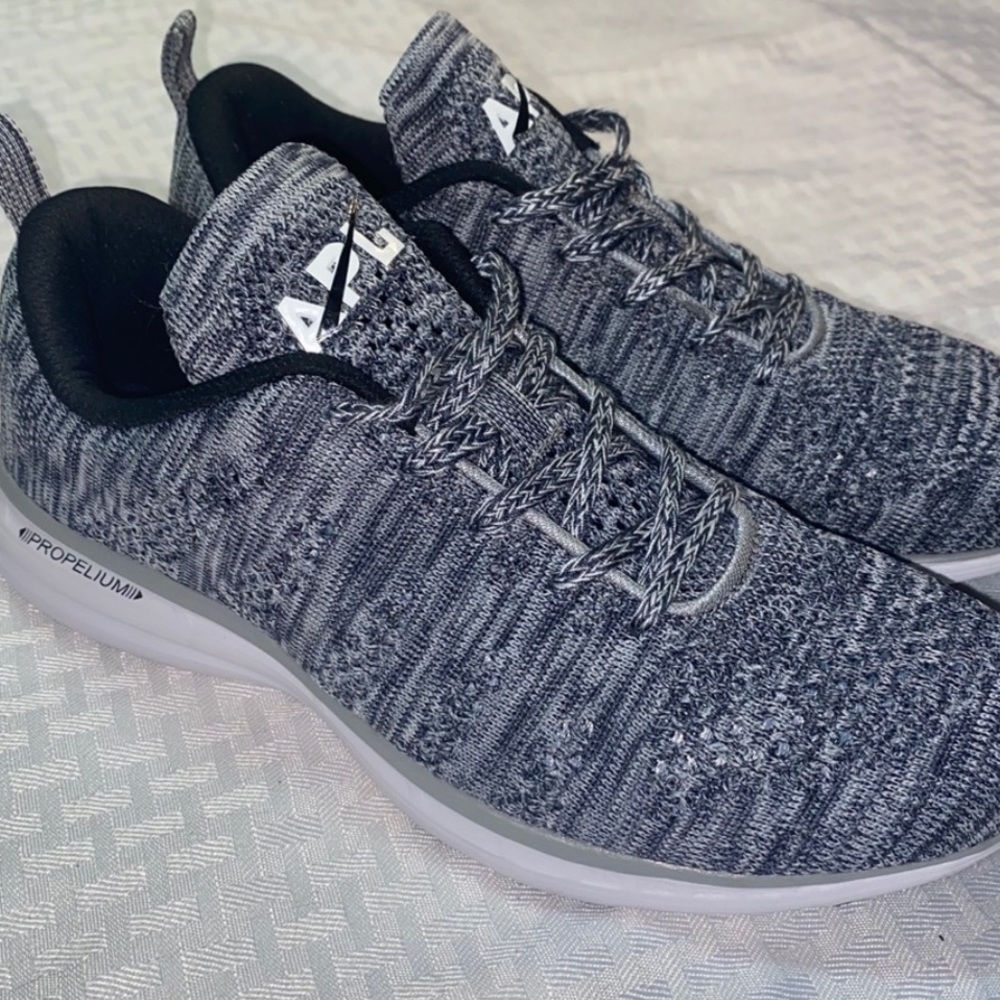 BRAND NEW APL TECHLOOM WOMENS RUNNING SHOES 8.5